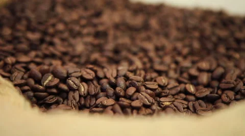 Grains of the Roasted Coffee in the Bag Vidéo 61295144