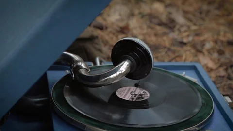 Gramophone - a mechanical device for playing gramophone records. Vintage video Stock Footage 113826805