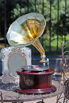 Gramophone Sound Master Photos