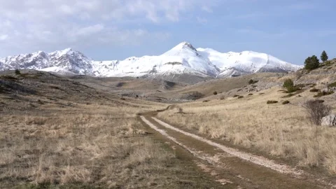 Gran Sasso e Monti della Laga National Park. Abruzzo, central Italy. 库存影片 270423608