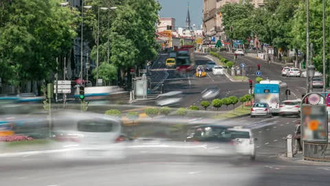 Gran Via traffic timelapse, one of the main streets and most famous landmarks of Stock Footage 152324410