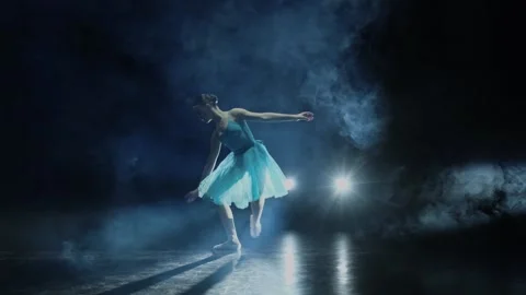 Grand Batman in classical ballet Vidéo 171815919