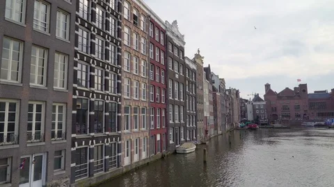 The grand canal with the buildings on the side Stock Footage 78550019