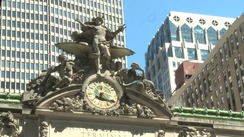 Grand Central Facade Clock Statue Video stock 93555149