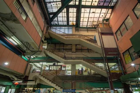 Grand Interior Atrium with Multiple Levels 库存照片