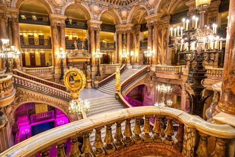 The Grand Staircase at the entry to the Palais Garnier located in Paris, F... Stock-Fotos