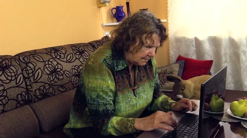 Grandma slowly push button on laptop, learn use new technologies 스톡 동영상 47810727