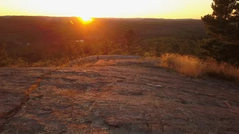 Granite bluff at sunset 스톡 동영상 86550319