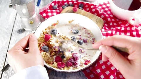 Granola corn flakes Video stock 171372000