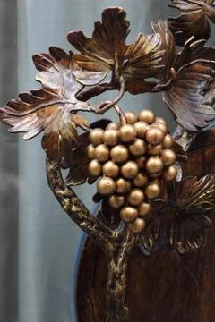 Grape decoration in bronze Stock-Fotos
