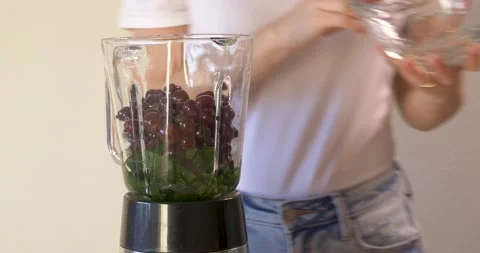 Grapes and spinache smoothie Stock Footage 148185956