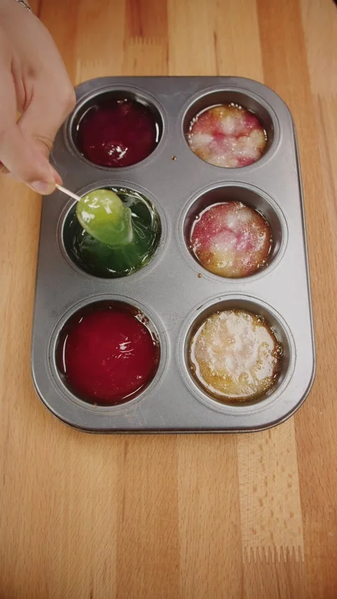 Grapes are Dipped in Caramel 스톡 동영상 281443588