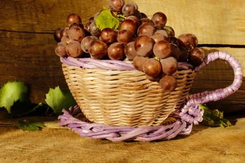 Grapes in a basket Stock-Fotos