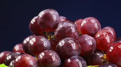 Grapes revolves coarsely Video stock 39842368
