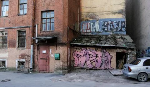 Graphite of the old courtyard. Photos