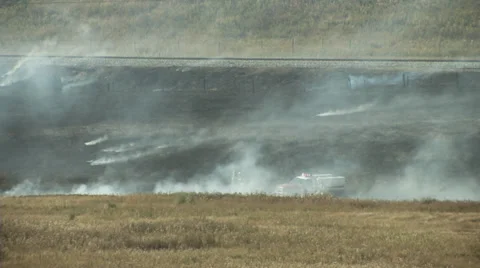 Grassfire-Firemen Clips Stock Footage 31153206