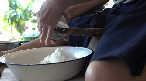 Grated coconut to cook desserts Video stock 58804945