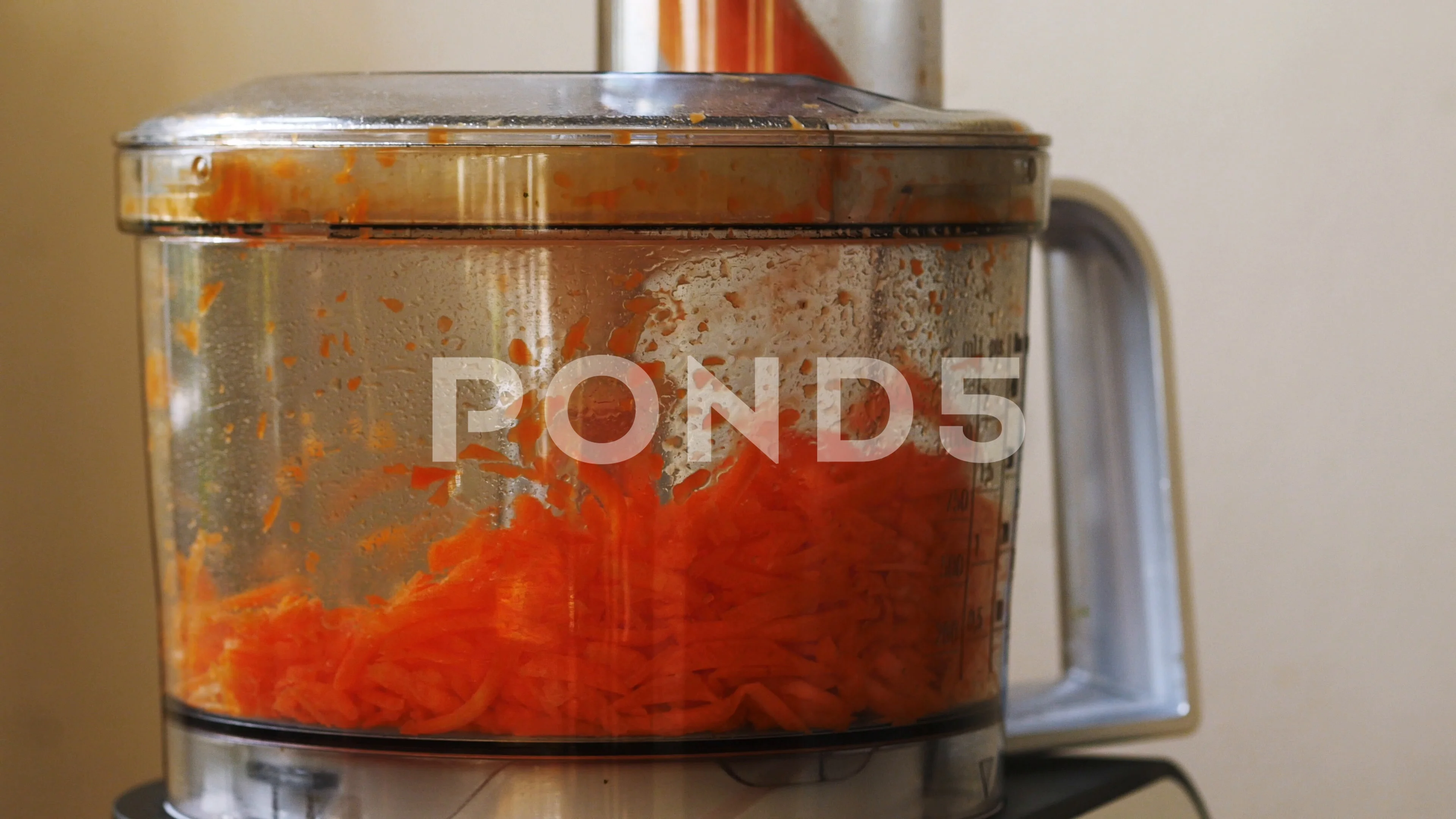 how to grate carrots in food processor