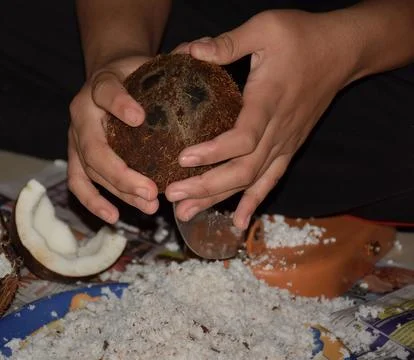 Grating coconut Foto stock