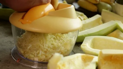 Grating pumpkin pieces Video stock 81198689