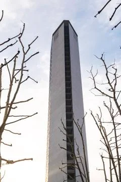 Grattacielo Pirelli tower at the central train station, Piazza Duca d'Aosta Stock Photos