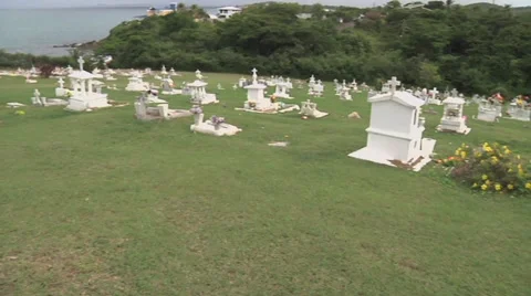 Graveyard pan by ocean Vidéo 31491087