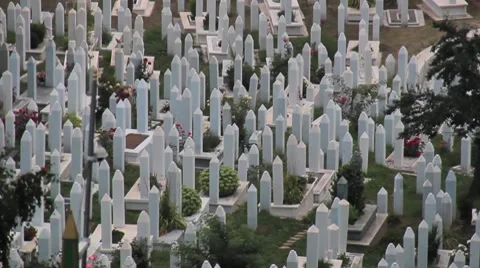 Graveyard. Sarajevo. 3 Vidéo 8639281