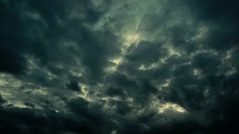 Gray clouds quickly rush on the sky. Stock Footage 154719947