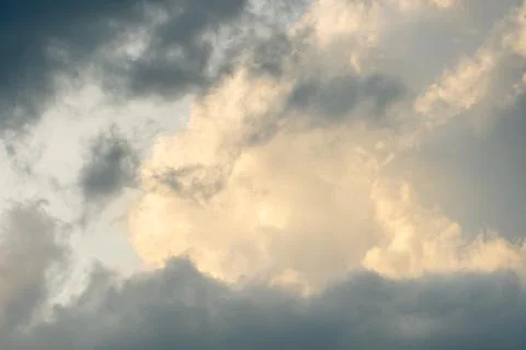 Gray clouds. The sky before the rain and thunder. Through the gray rain cloud Фото