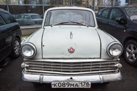 Gray old timer Moskvitch-403 car Stock-Fotos