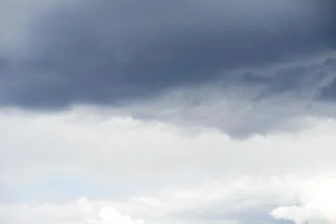 Gray sky, rain. Thunderclouds over horizon, dark, gray. Foto stock