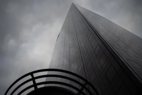 Grayscale low angle shot of skyscraper, Paris La Defense Business Center 스톡 사진