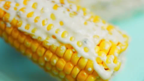 Grease with sauce three planted corn. Mexican corn elote in three ways. Macro Vidéo 170429759