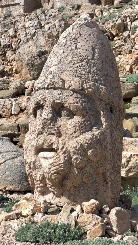 The great archaeological ruins at the top of Mount Nemrut Stock Footage 283243294