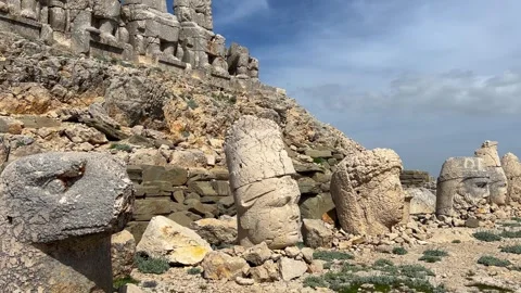 The great archaeological ruins at the top of Mount Nemrut Stock Footage 283289032