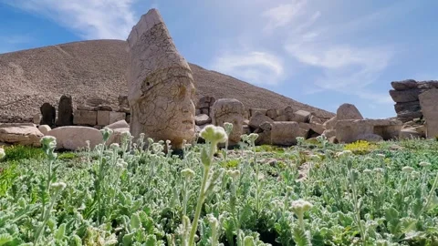 The great archaeological ruins at the top of Mount Nemrut Stock Footage 283291439