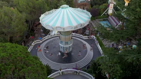 Great carousel in the amusement park Tibidabo in Barcelona Video stock 68220401