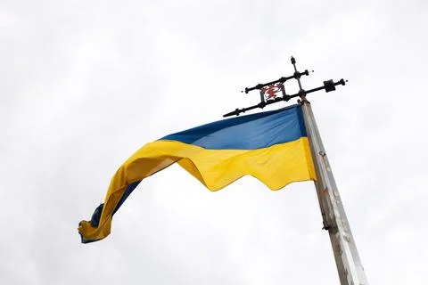 The great flag of Ukraine developing in the wind Foto stock