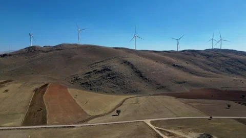 A great flight over a highway and spectacular scenery Видео 287714935