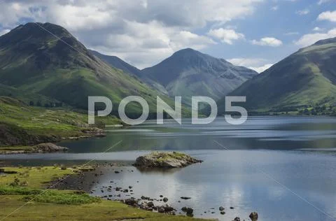 Great Gable, and Yewbarrow, Lake Wastwater, Wasdale, Lake District National Stock Photos