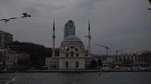 Great Mecidiye Mosque, Ortakoy Mosque view Stock Footage 148931758