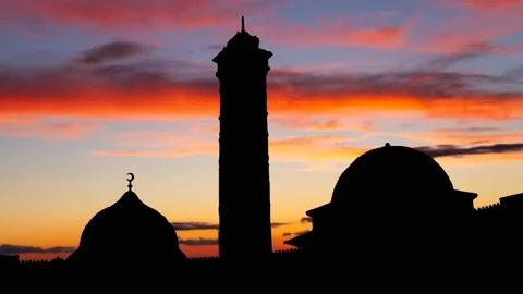 The Great Mosque of Aleppo (Banu Umayya Mosque) Time Lapse at Twilight, Syria Stock Footage 134645103