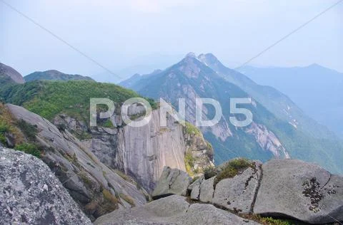 Great rock at mountaintop Stock Photos