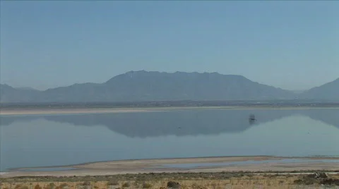 Great Salt Lake Edge-ws-zoom Stock Footage