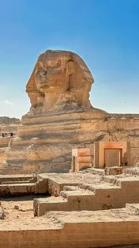 The Great Sphinx guards the pyramids of the pharaohs at Giza. Stock-Fotos