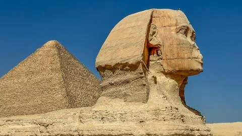 The Great Sphinx guards the pyramids of the pharaohs at Giza. Stock-Fotos