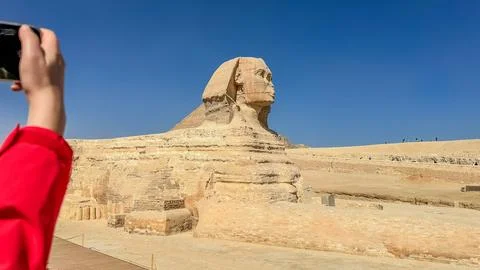 The Great Sphinx guards the pyramids of the pharaohs at Giza. Stock-Fotos