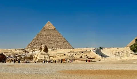 The Great Sphinx guards the pyramids of the pharaohs at Giza. Stock-Fotos