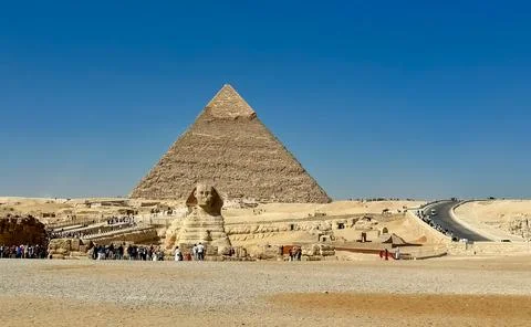 The Great Sphinx guards the pyramids of the pharaohs at Giza. Stock-Fotos