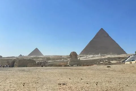 The Great Sphinx guards the pyramids of the pharaohs at Giza. Stock-Fotos